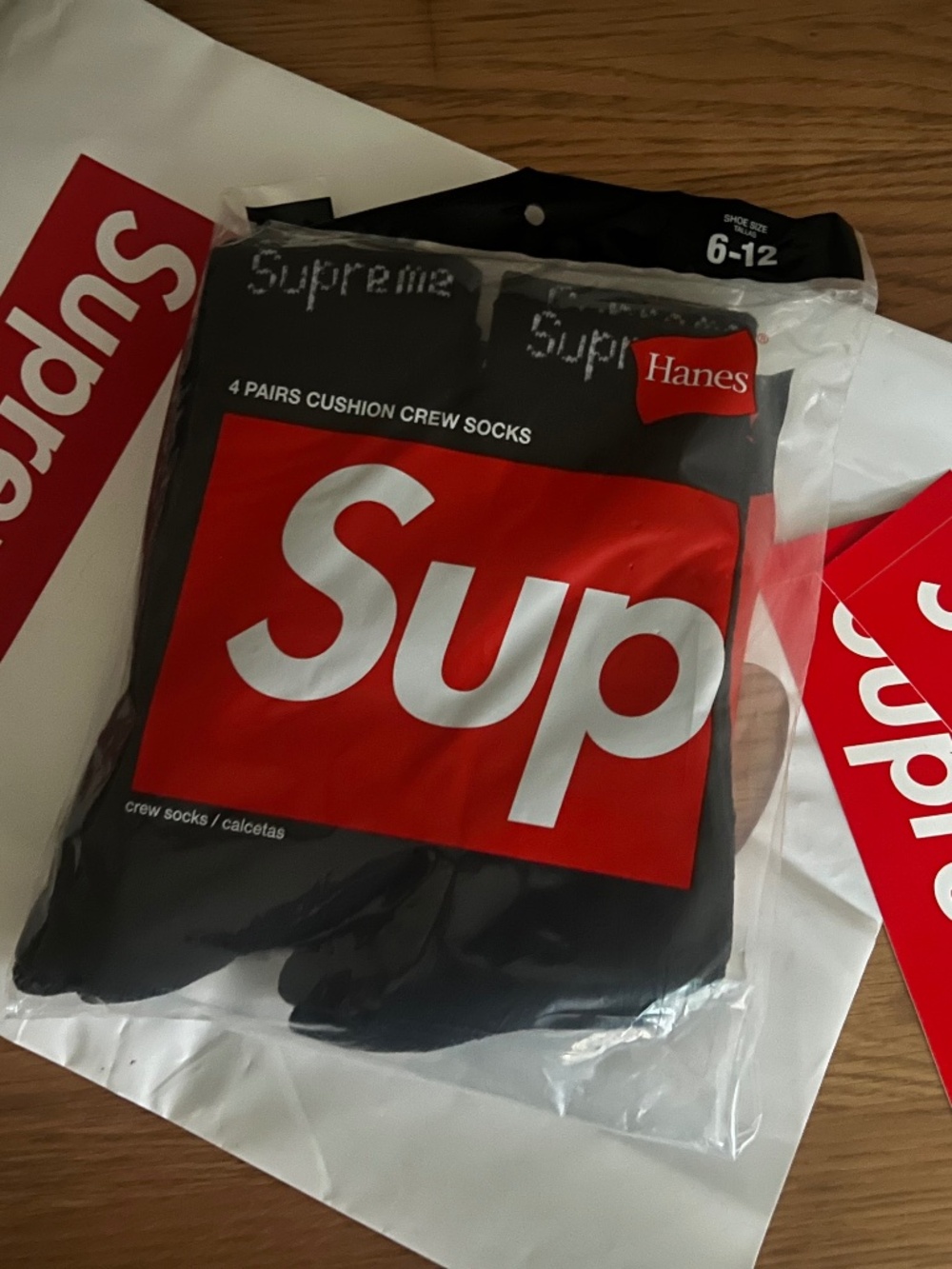 SUPREME X HANES BLACK CREW SOCK COLLAB